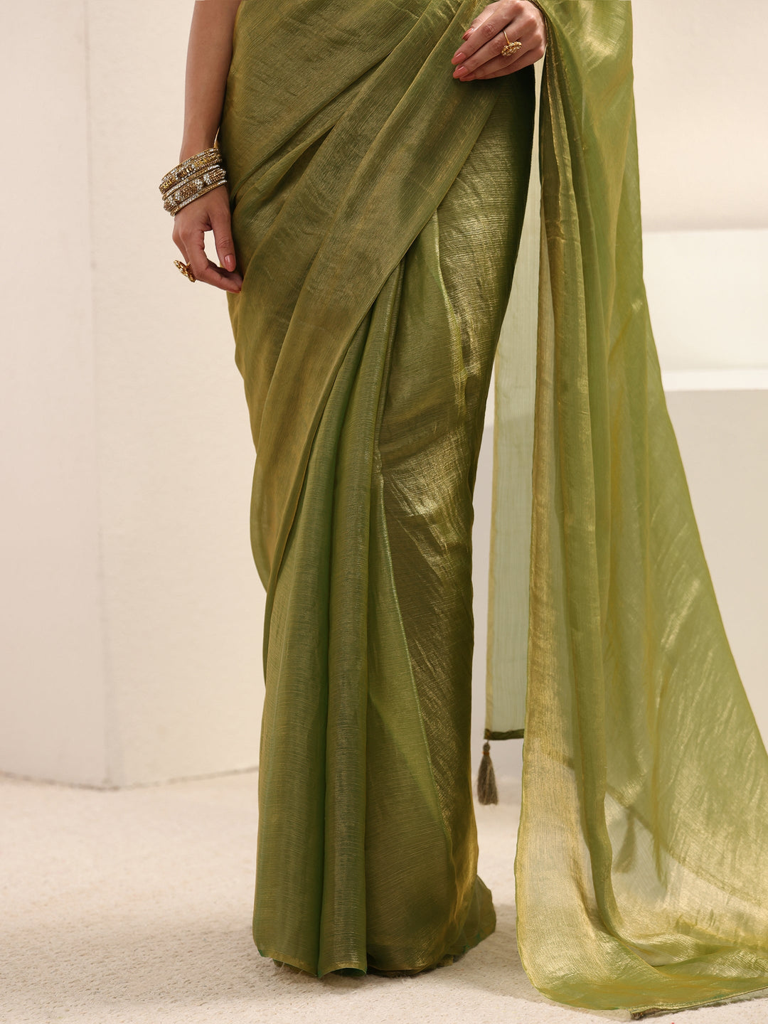 Green Solid Chiffon Saree With Unstitched Blouse Piece And Waistbelt