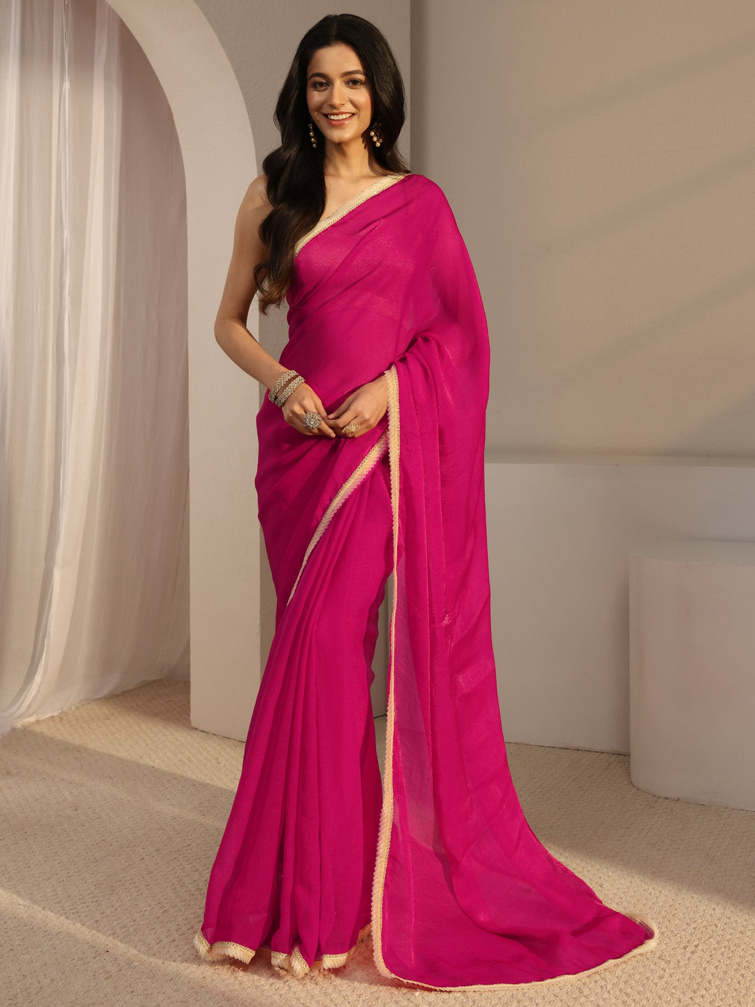 Red Solid Chiffon Saree With Unstiched Blouse Piece