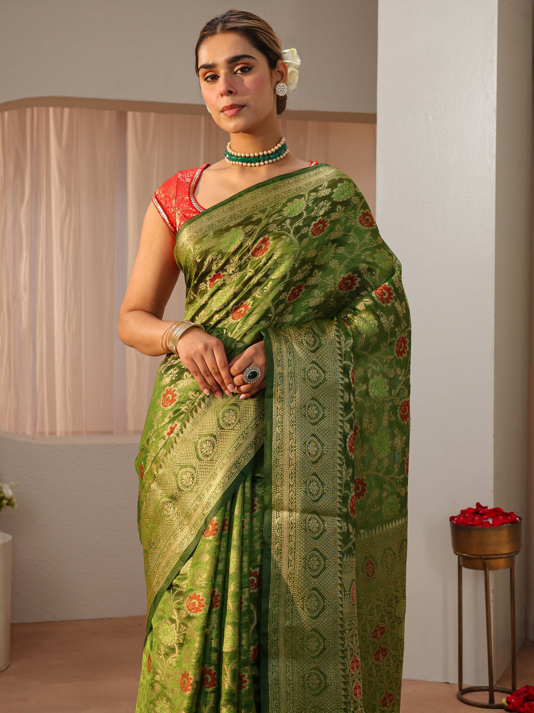 Green Jacquard Woven Design Silk Blend Saree