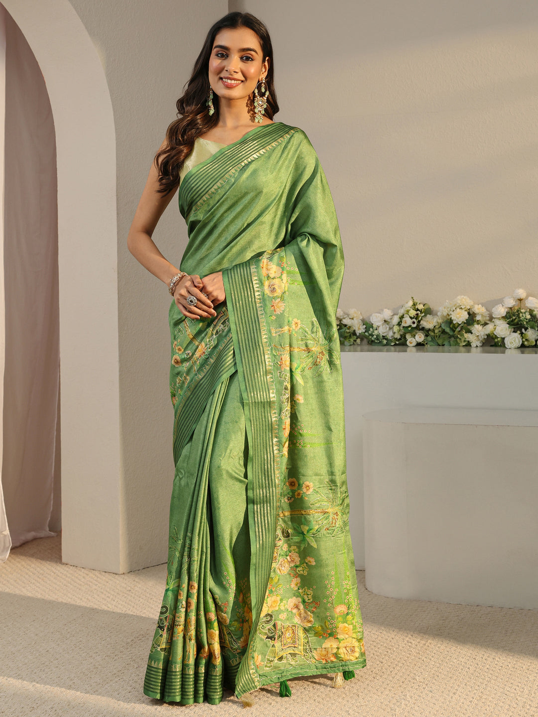 Green Royal Printed Silk Blend Saree With Unstitched Blouse Piece