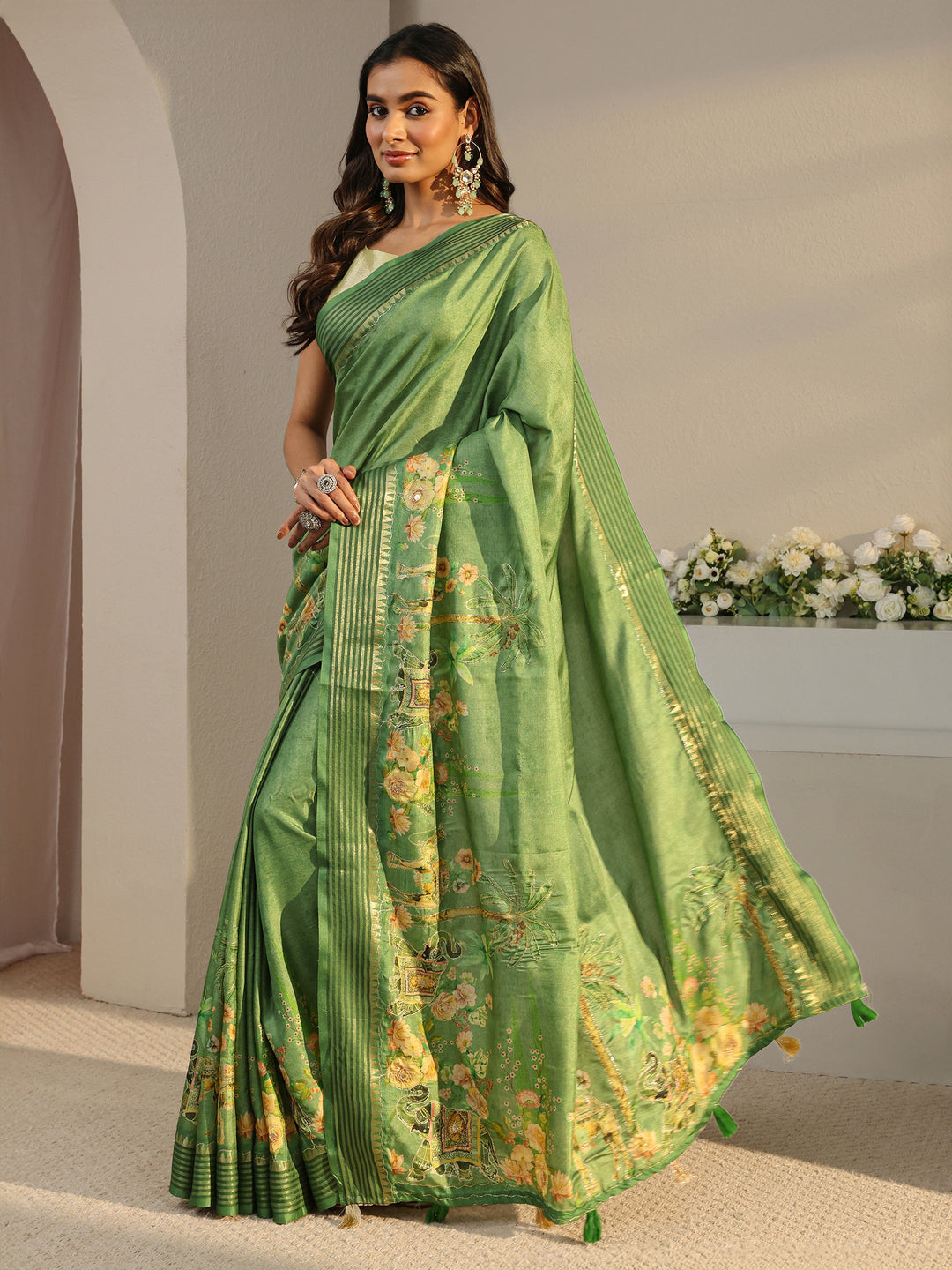 Green Royal Printed Silk Blend Saree With Unstitched Blouse Piece
