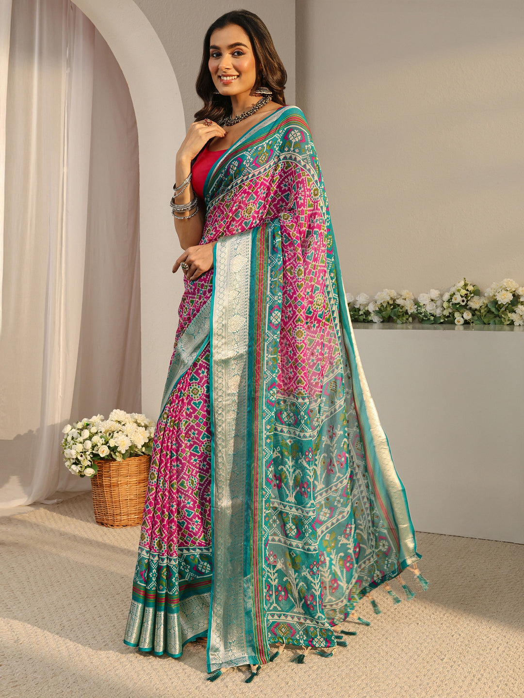 Pink Pochampally Ikkat Chiffon Saree With Unstitched Blouse Piece