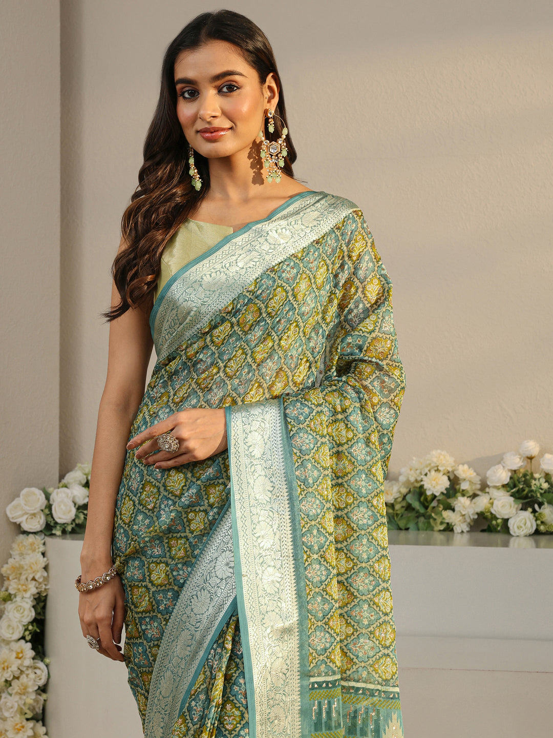 Green Printed Chiffon Saree With Unstitched Blouse Piece