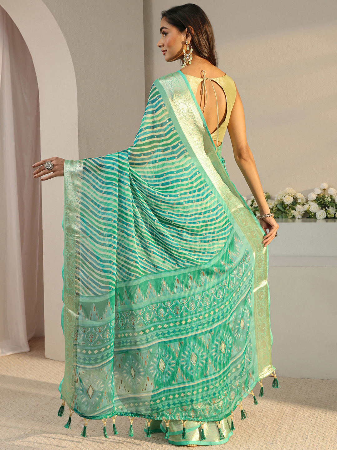Green Leheriya Printed Chiffon Saree With Unstitched Blouse Piece