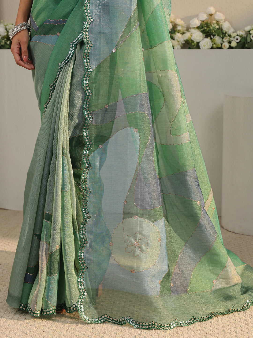 Green Abstract Printed Tissue Saree With Unstitched Blouse Piece