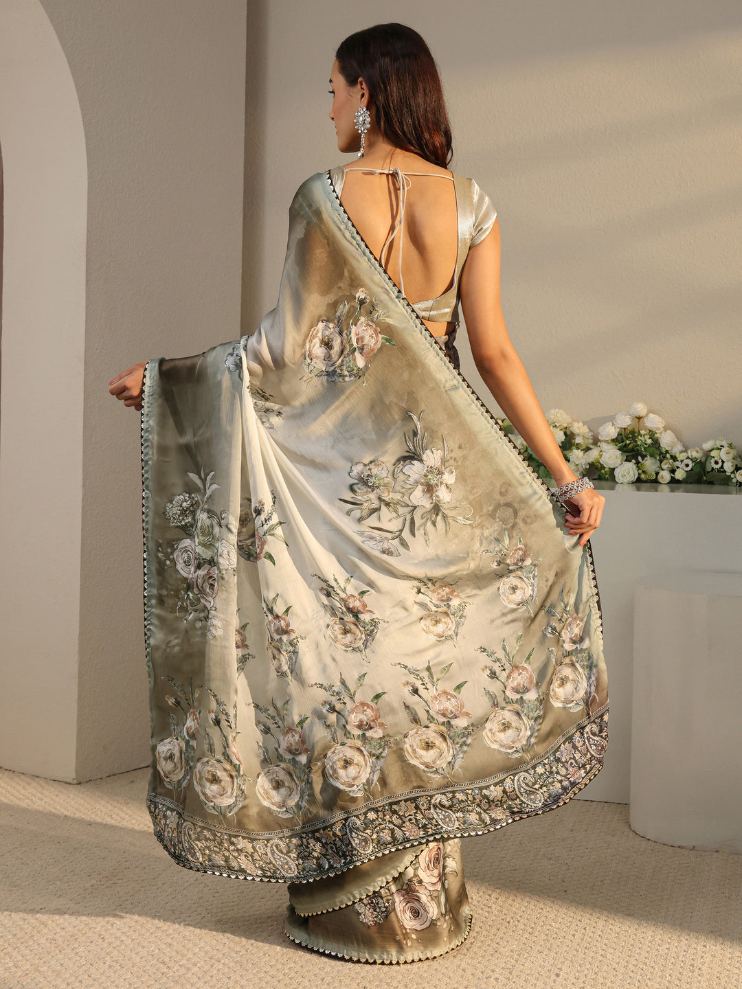 Ivory Floral Printed Ombre Chiffon Saree With Unstitched Blouse Piece