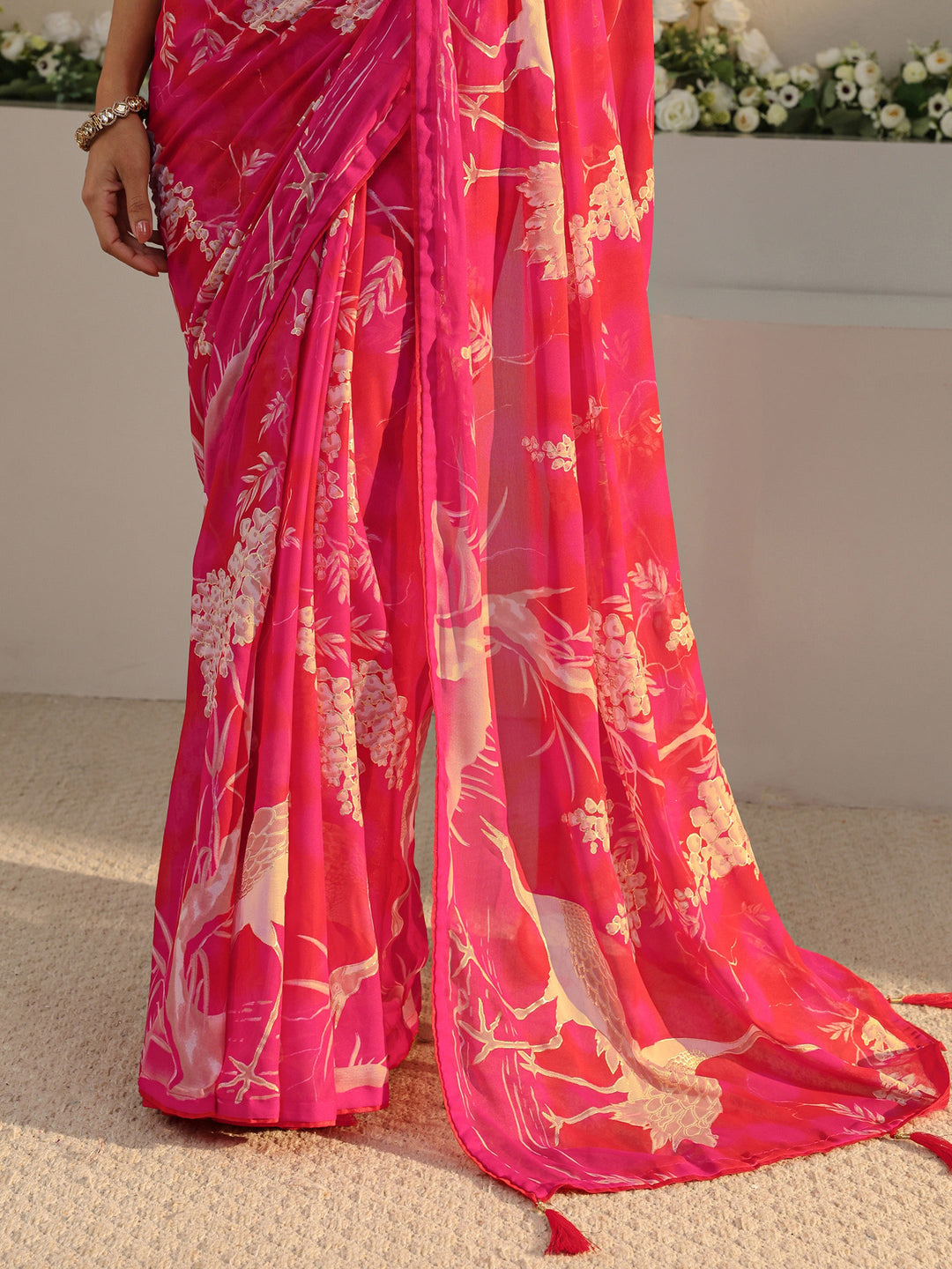 Pink Quirky Printed Georgette Saree With Unstitched Blouse Piece