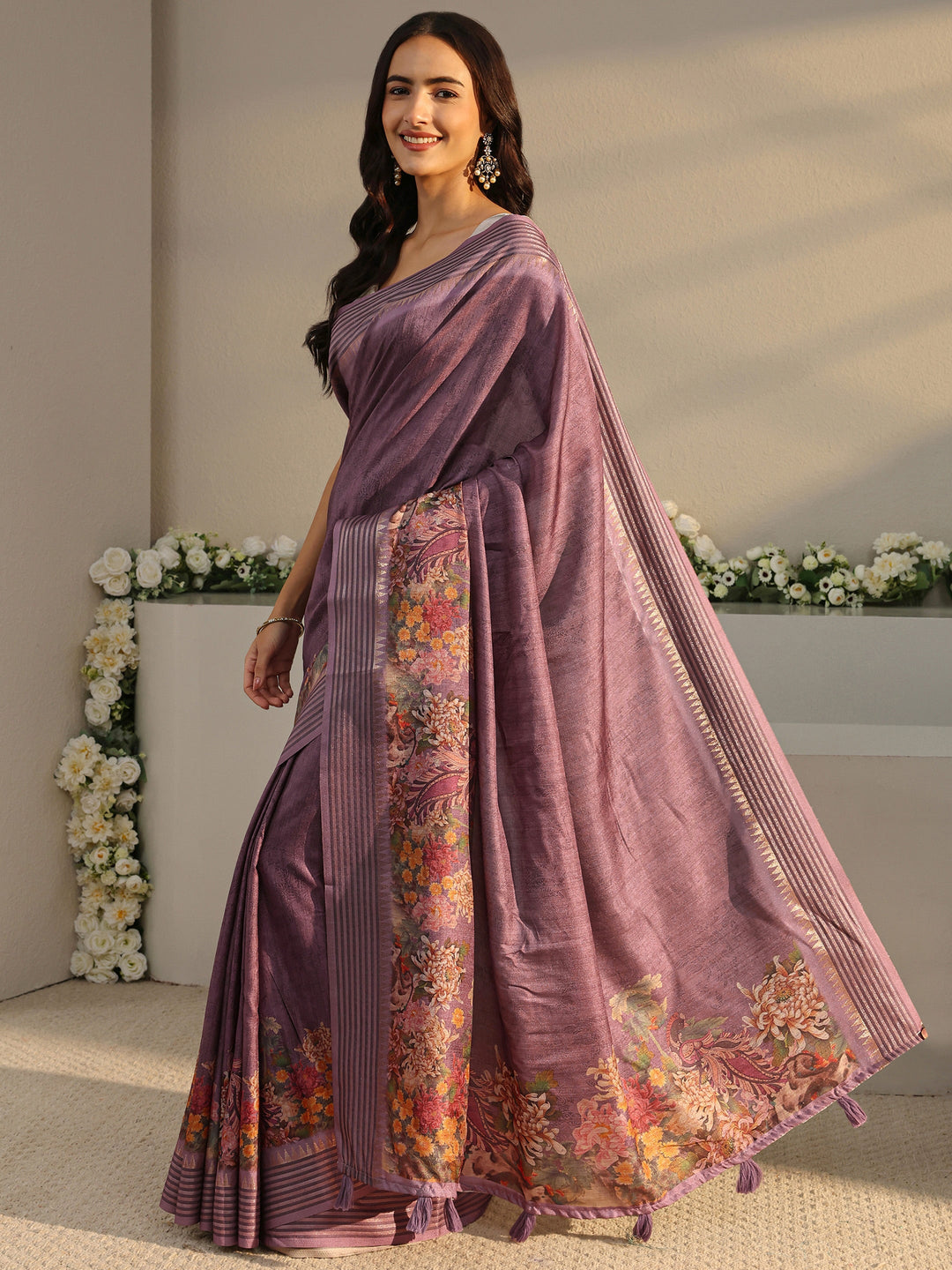 Purple Floral Silk Blend Saree With Unstitched Blouse Piece