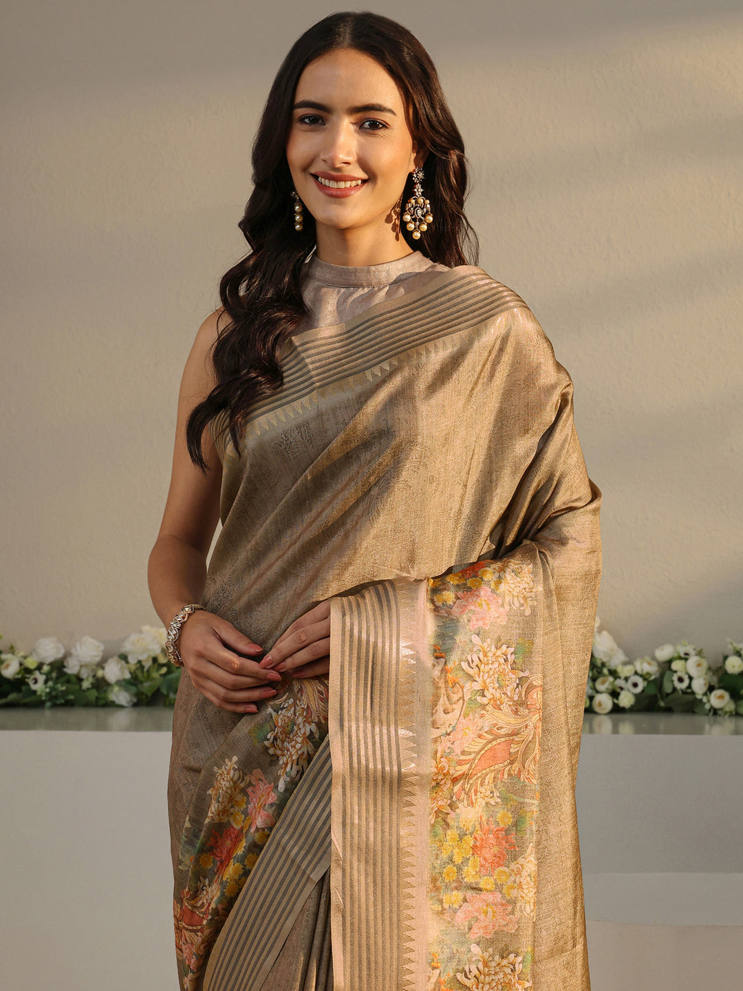 Brown Floral Silk Blend Saree With Unstitched Blouse Piece