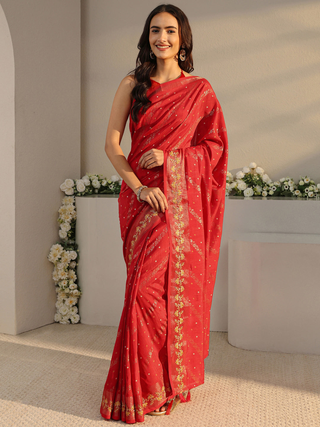 Red Floral Printed Silk Blend Saree With Unstitched Blouse Piece