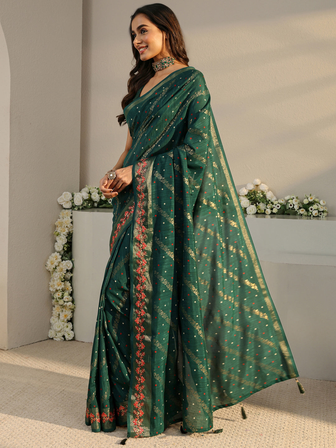 Green Floral Printed Silk Blend Saree With Unstitched Blouse Piece