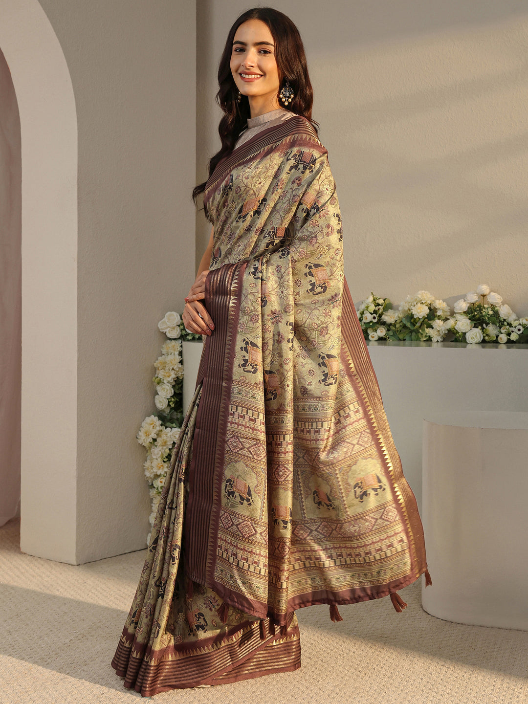 Green Ethnic Printed Silk Blend Saree With Unstitched Blouse Piece