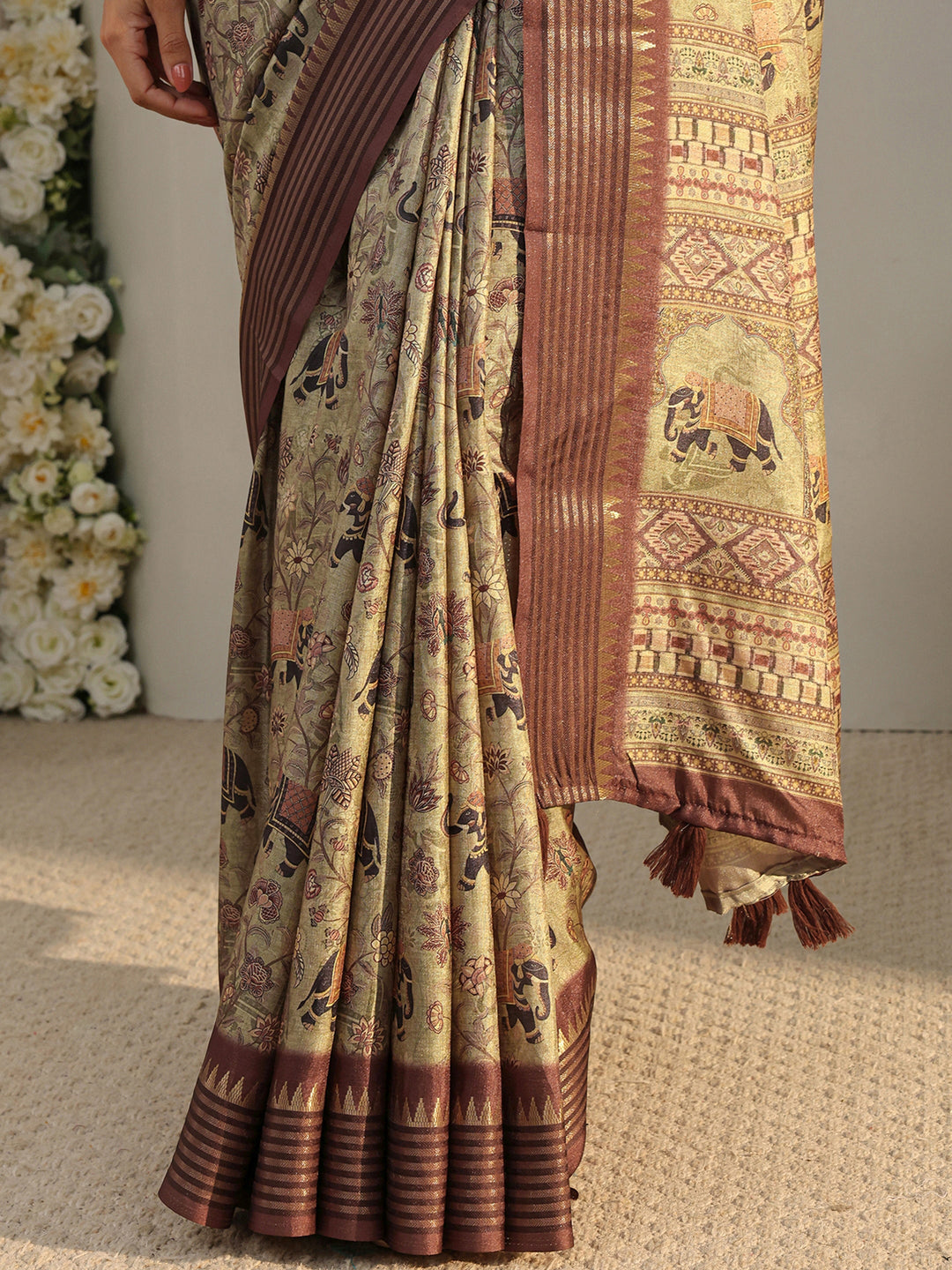 Green Ethnic Printed Silk Blend Saree With Unstitched Blouse Piece