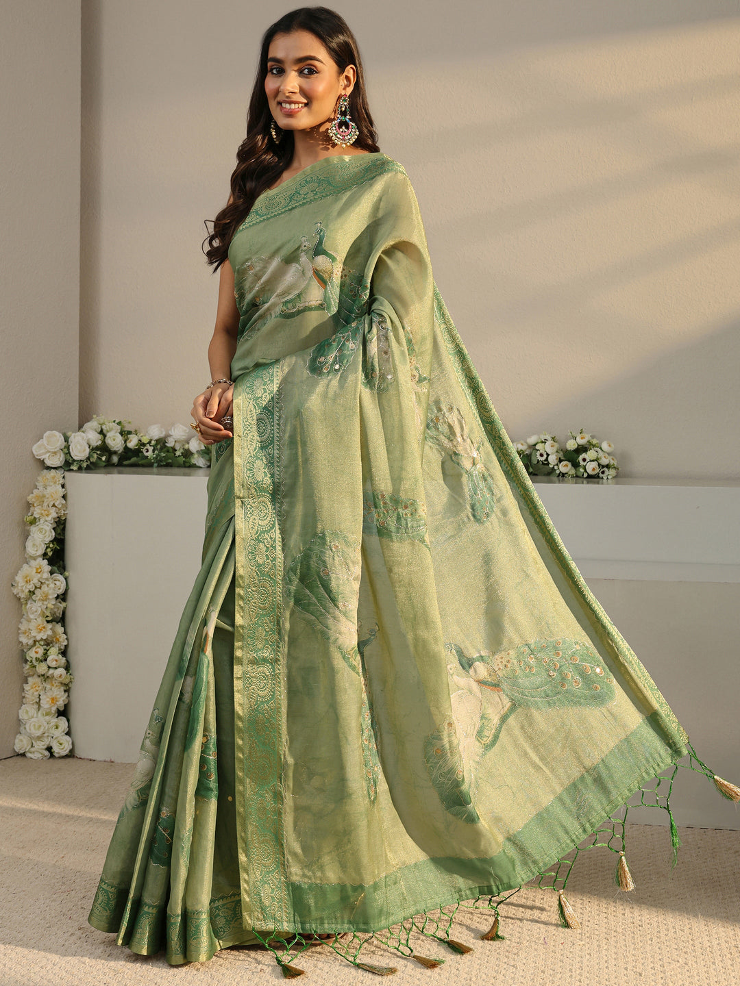 Green Quirky Printed Silk Blend Saree With Unstitched Blouse Piece