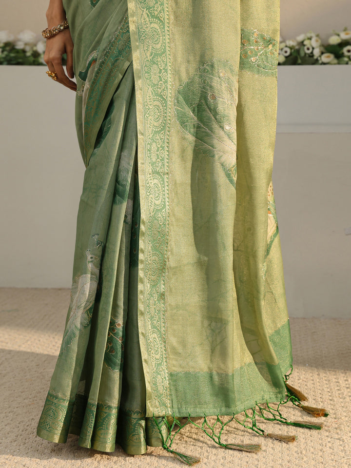 Green Quirky Printed Silk Blend Saree With Unstitched Blouse Piece