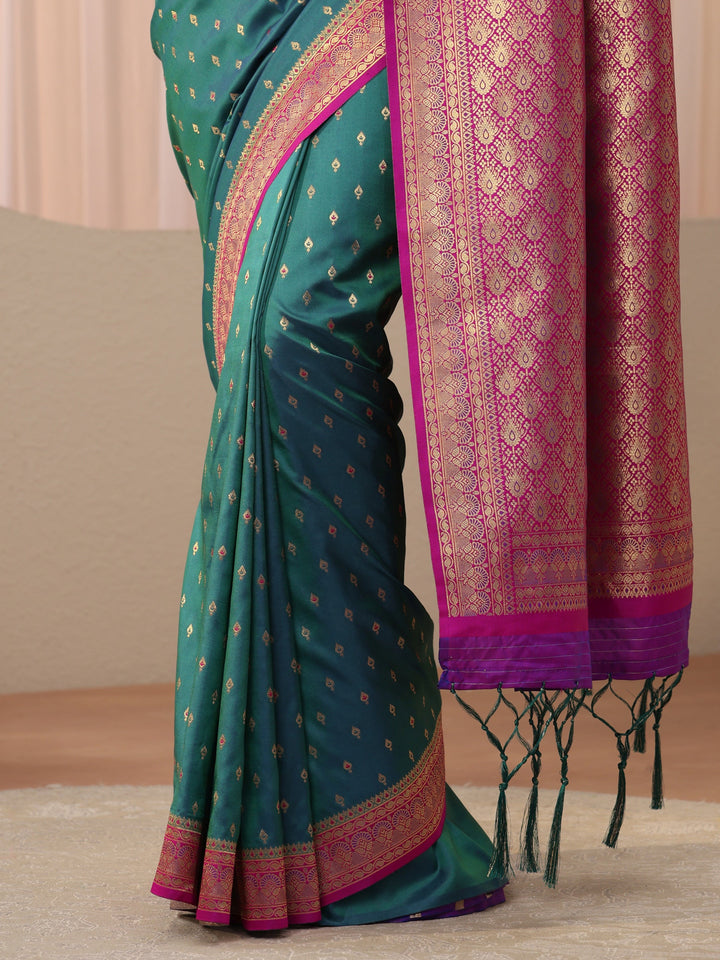 Green Ethnic Motif Self Design Silk Blend Saree