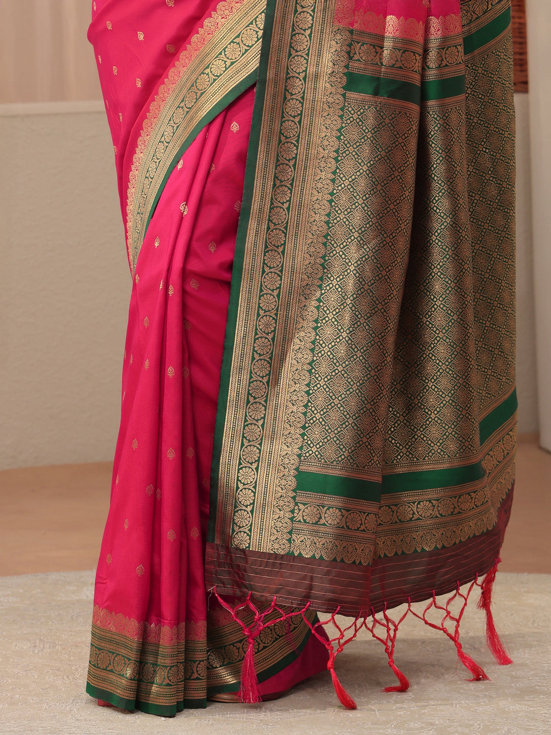 Pink Ethnic Motif Self Design Silk Blend Saree