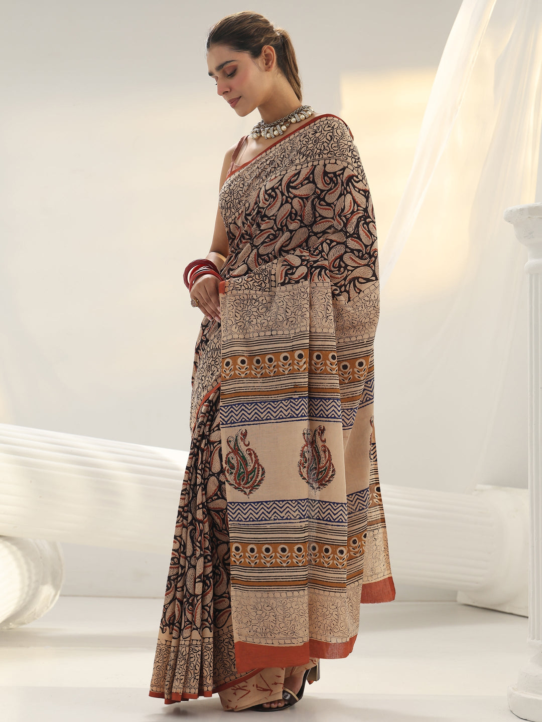 Beige Paisley Printed Cotton Saree