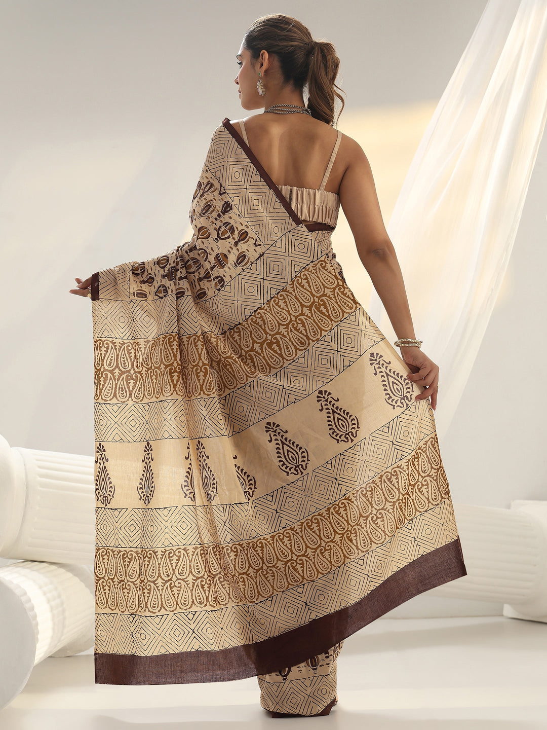 Beige Quirky Printed Cotton Saree