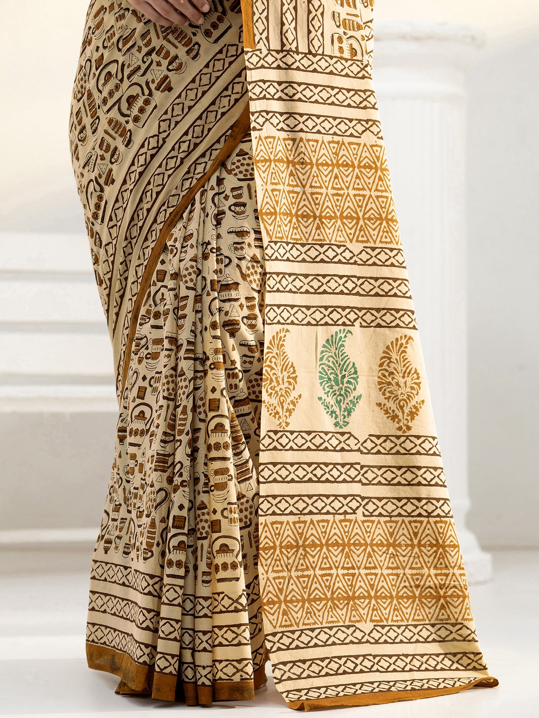 Beige Quirky Printed Cotton Saree