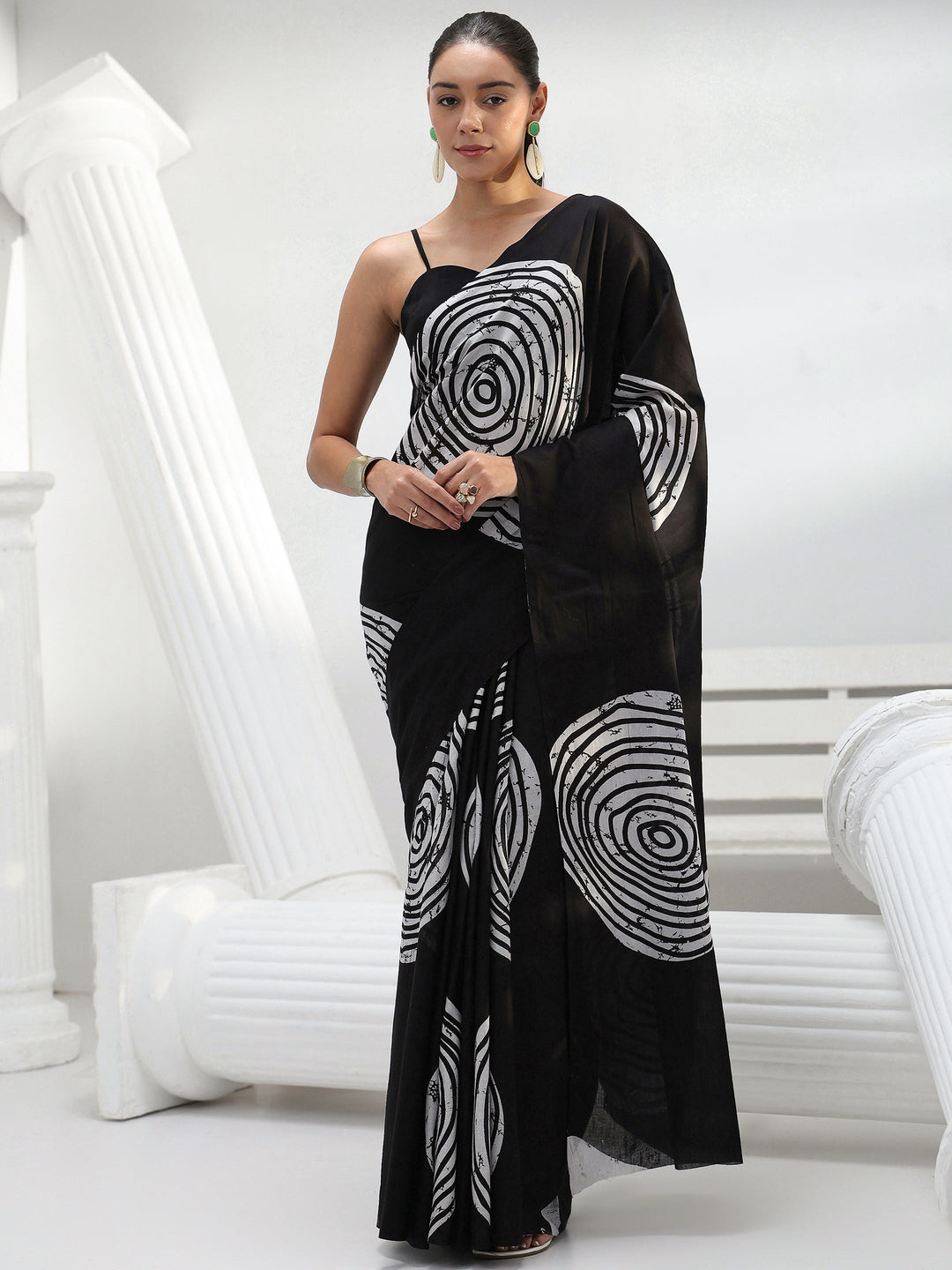 Black Abstract Printed Cotton Saree
