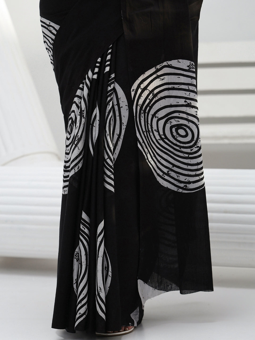 Black Abstract Printed Cotton Saree
