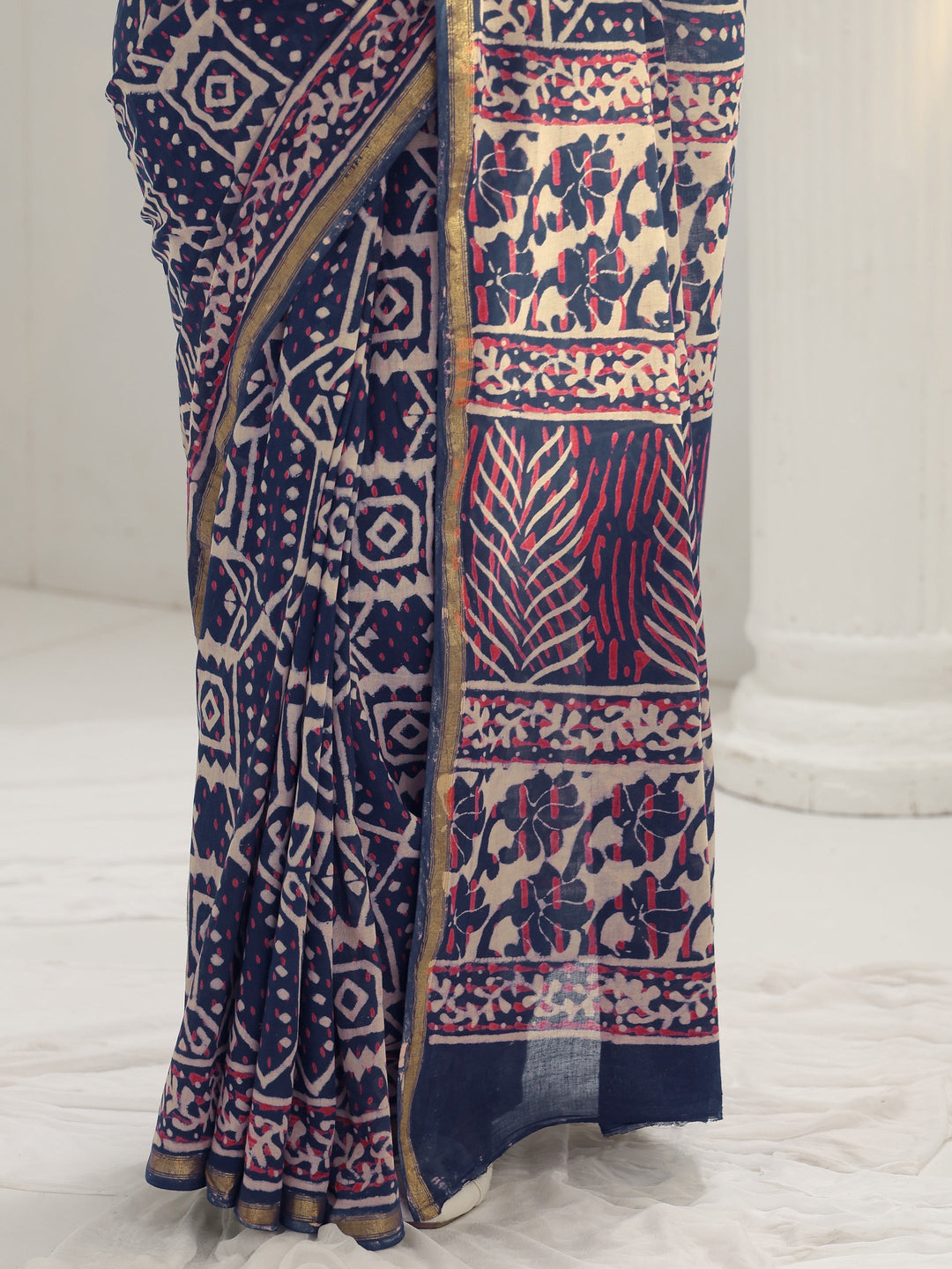 Blue Ethnic Printed Cotton Saree