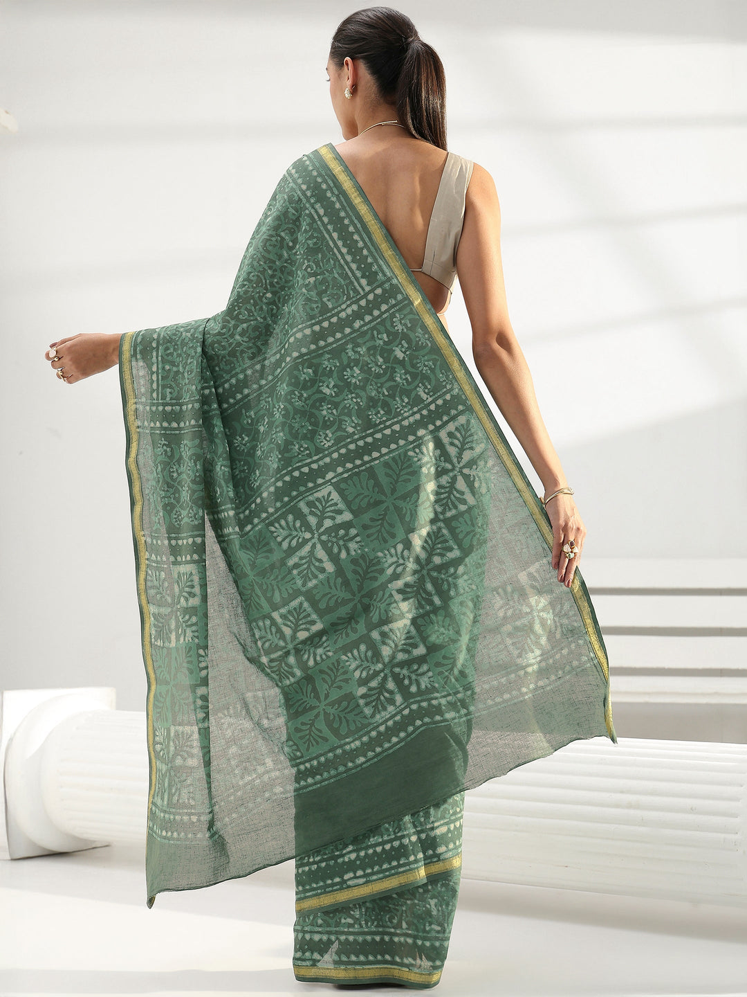 Green Abstract Printed Cotton saree