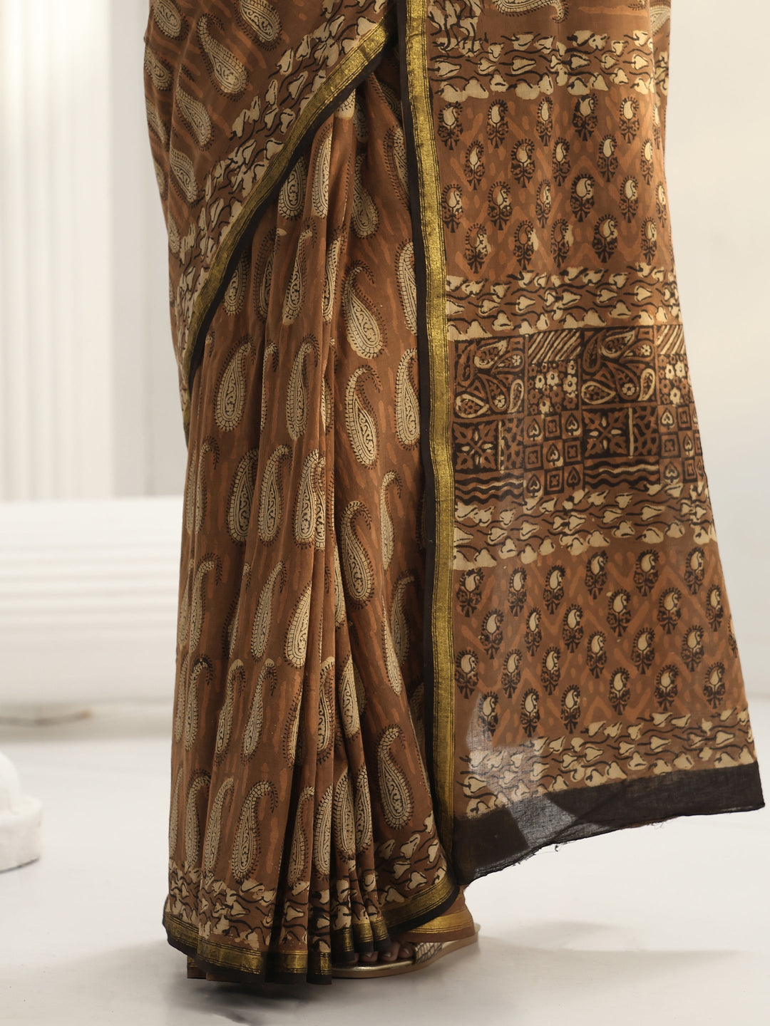 Brown Paisley Printed Cotton Saree
