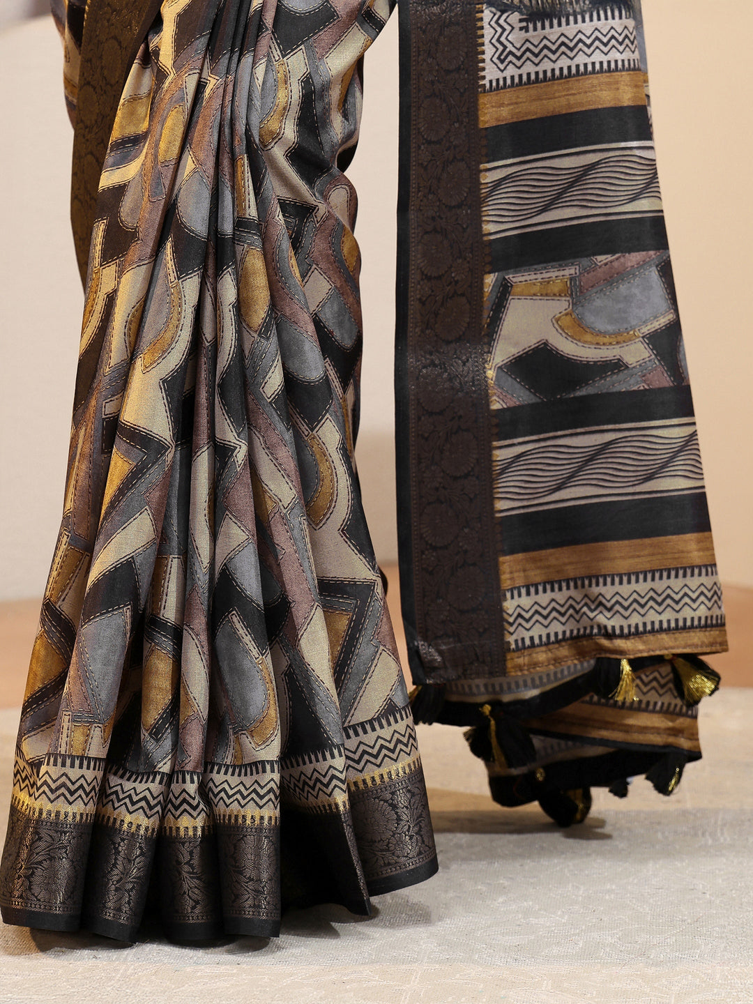 Black Geometric Print Silk Blend Saree