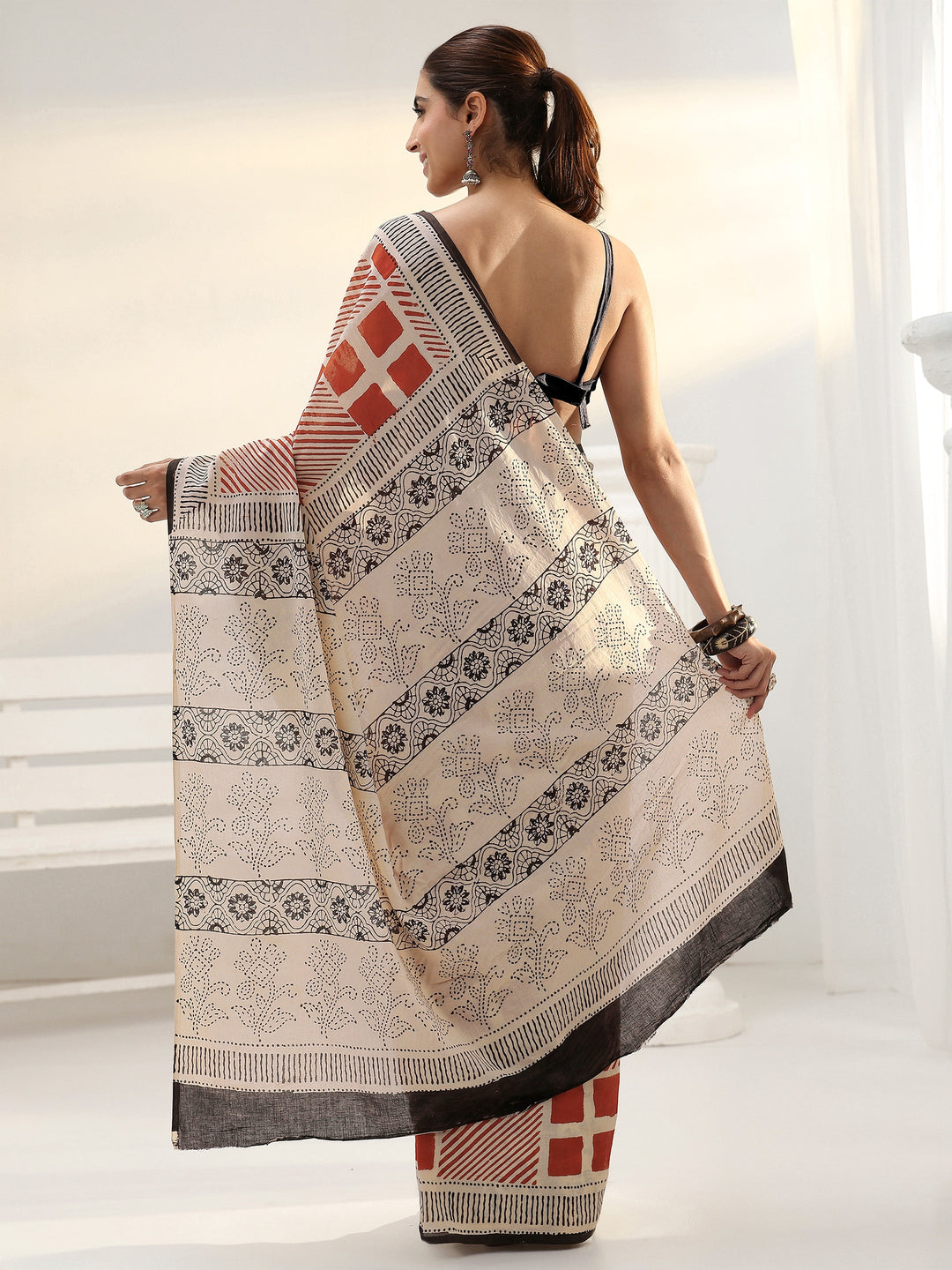 Beige Geometric Bagru Print Cotton Saree
