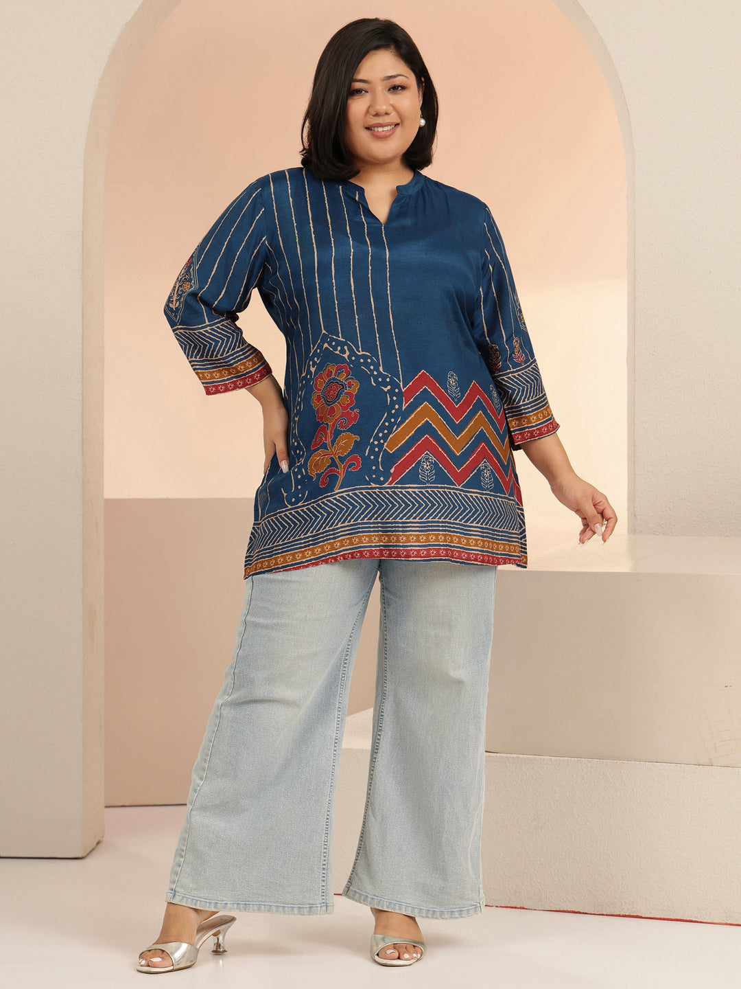 Plus Size Blue Ethnic Motif Printed Straight Kurti
