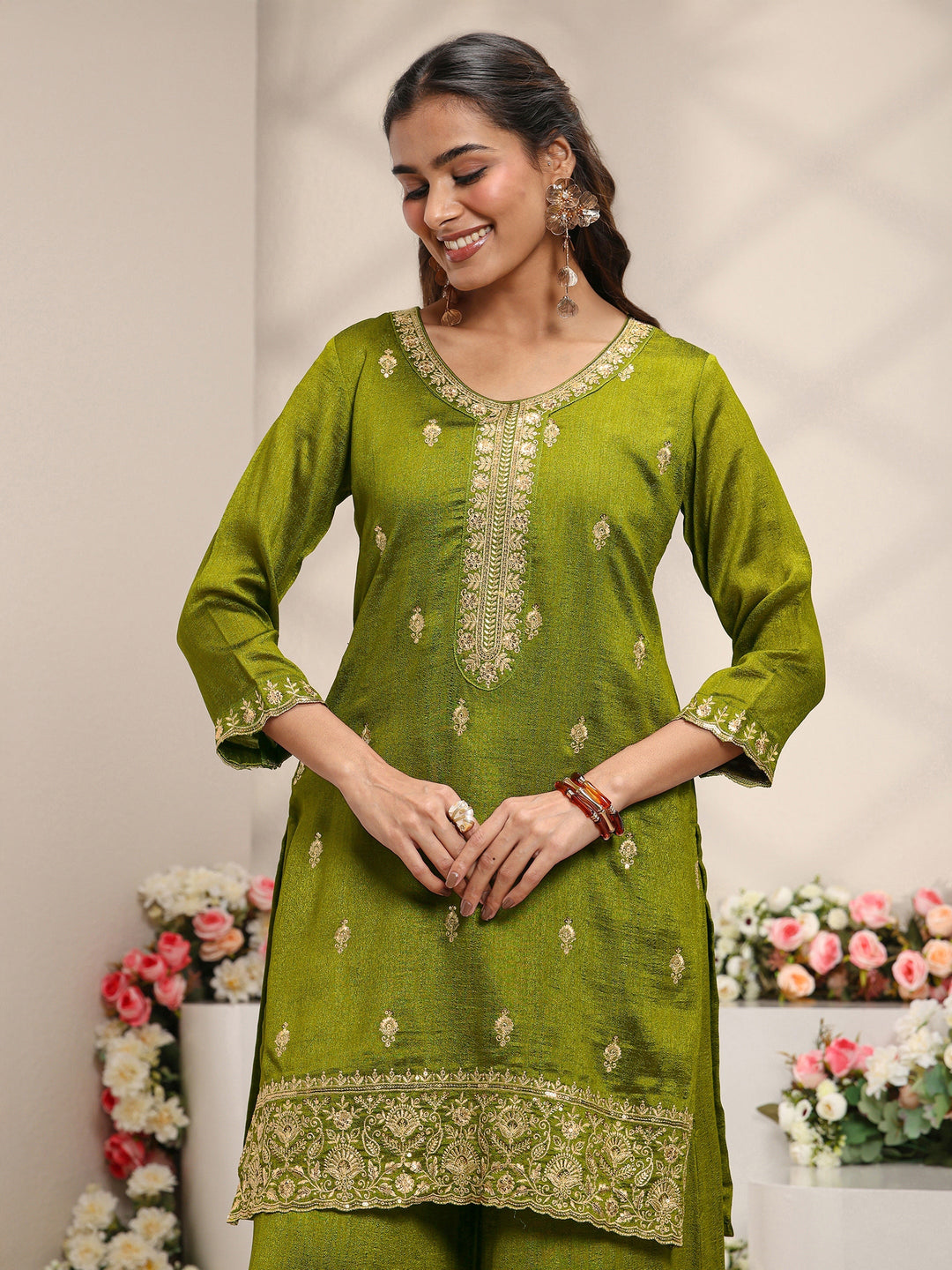 Green Embroidered Silk Blend Straight Suit Set With Dupatta