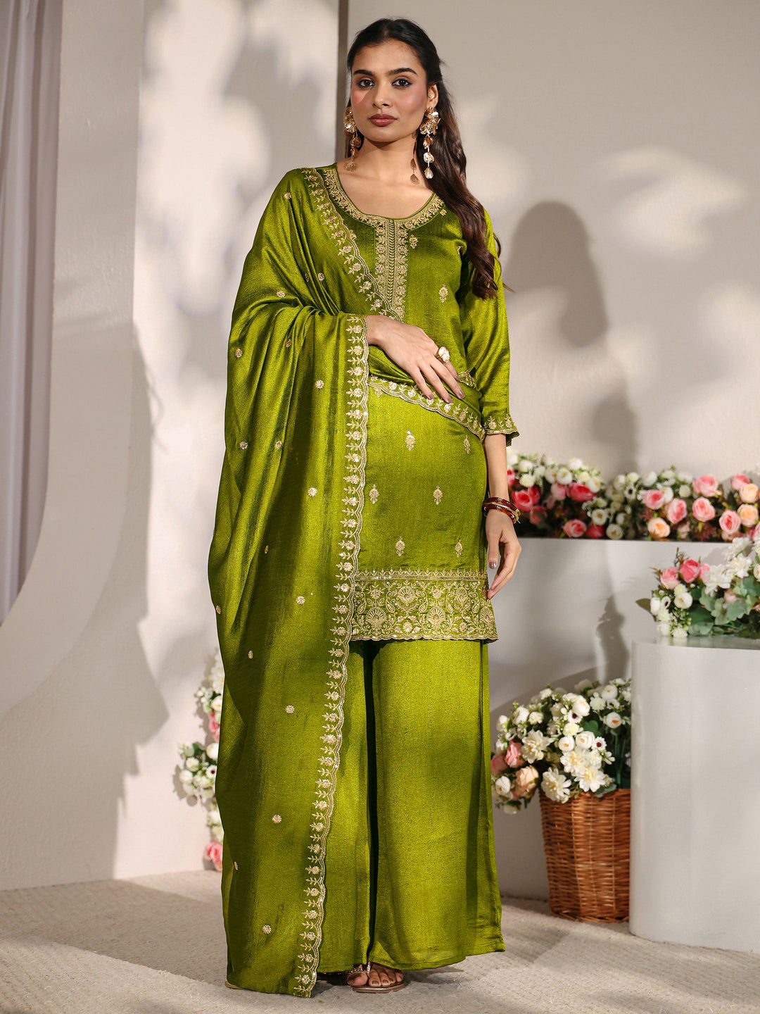 Green Embroidered Silk Blend Straight Suit Set With Dupatta