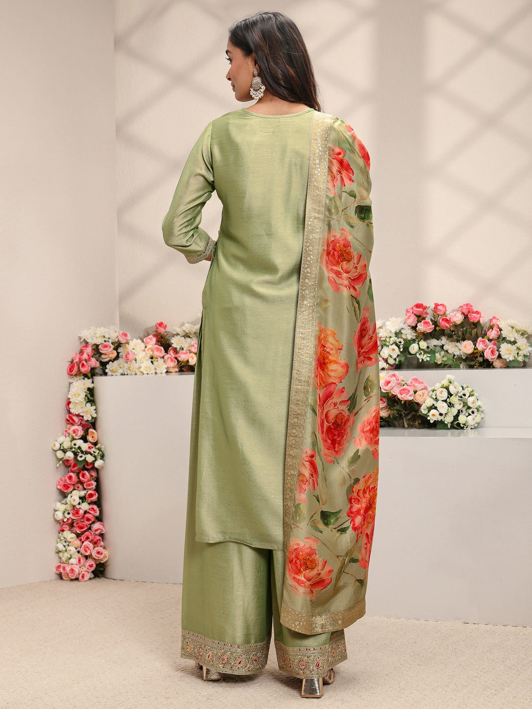 Green Embroidered Silk Blend Straight Suit Set With Printed Dupatta