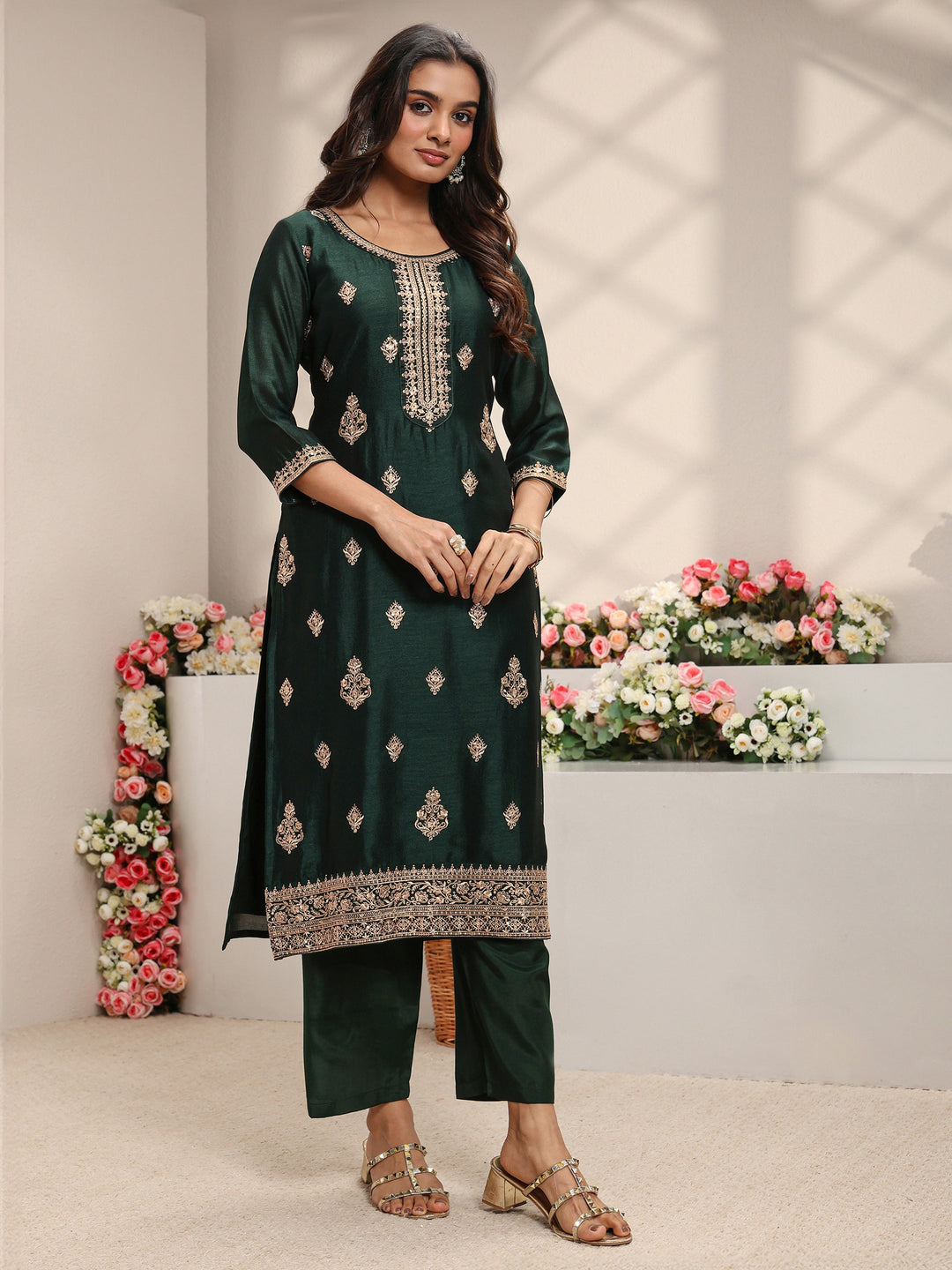 Green Embroidered Silk Blend Straight Suit Set With Dupatta