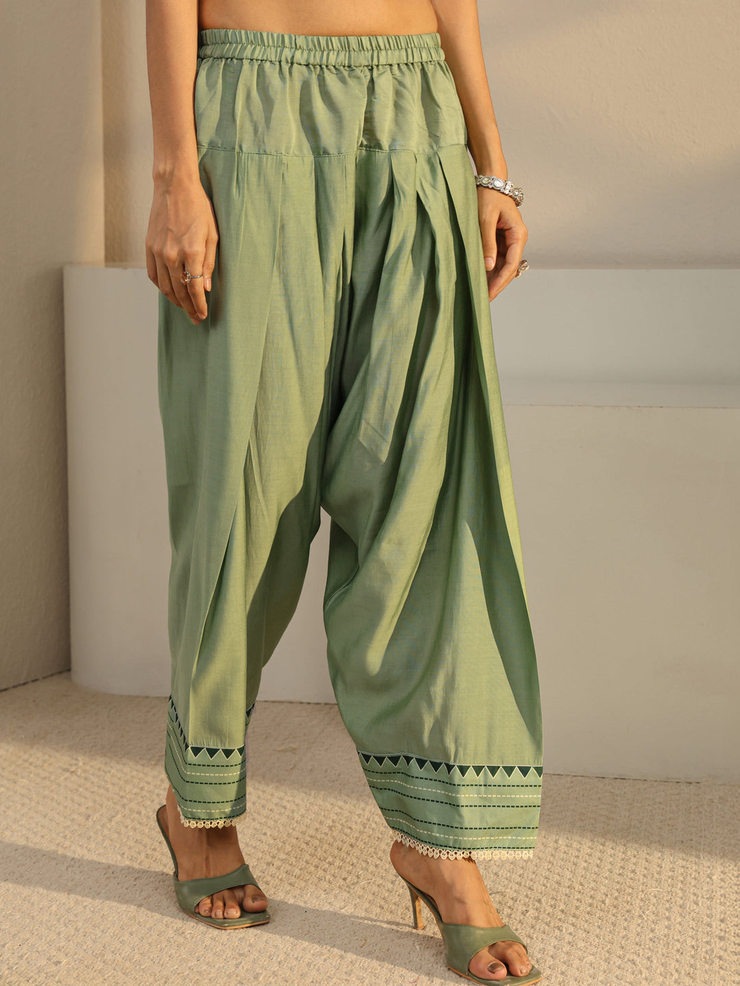Green Floral Embroidered Chanderi Silk Straight Suit Set