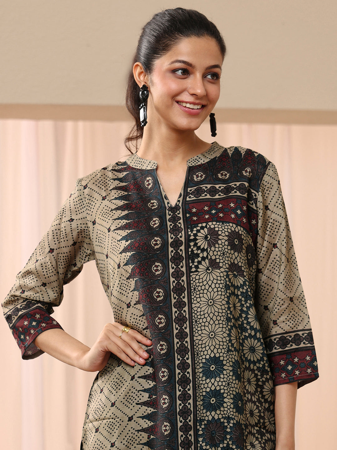 Off White Ethnic Printed Silk Blend Straight Short Kurti