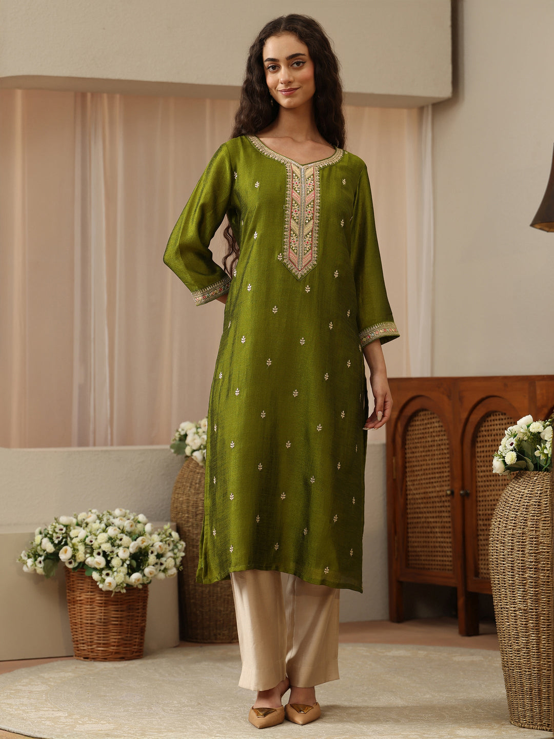 Fern Green Embroidered Silk Blend Straight Kurta