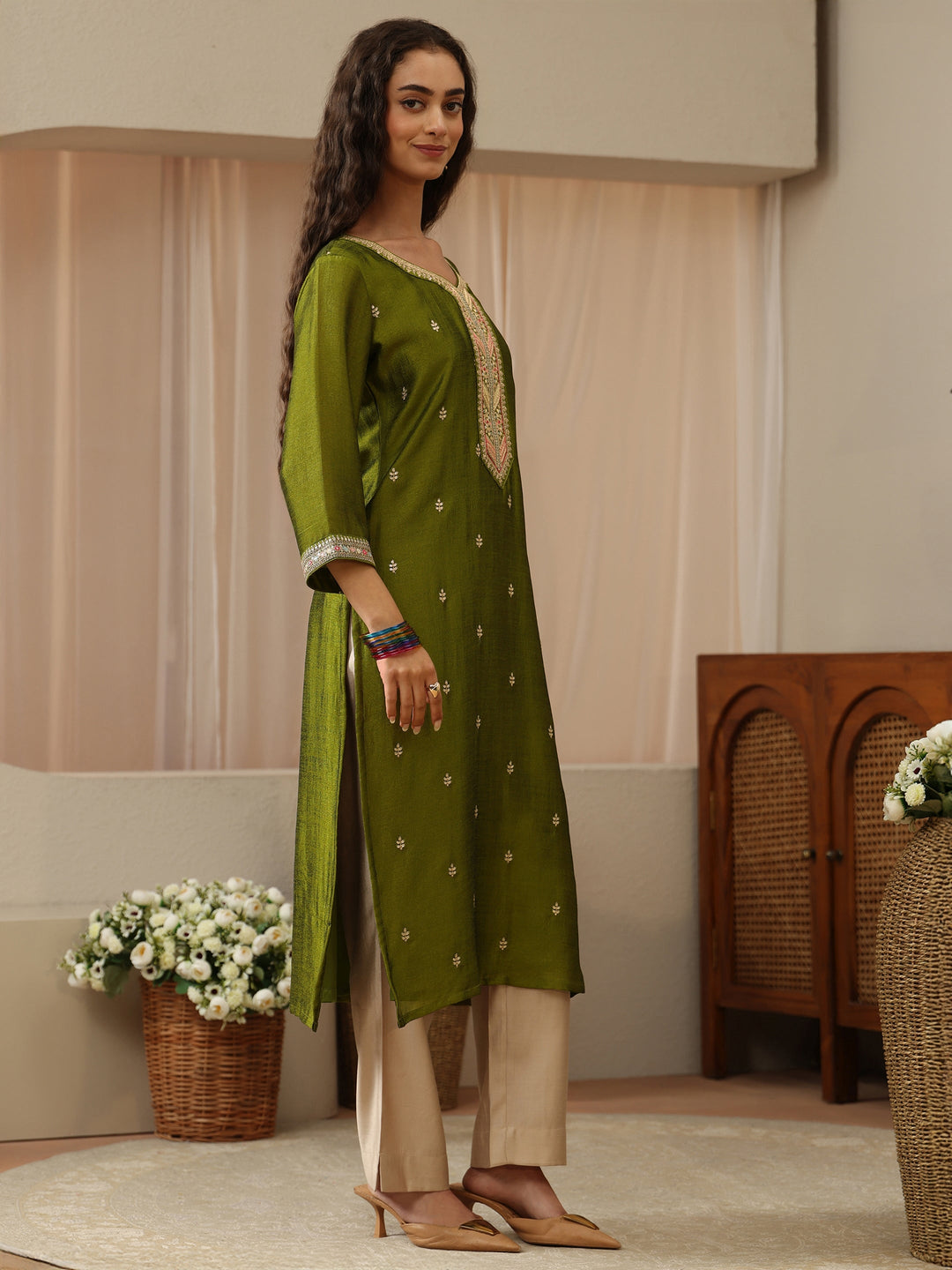 Fern Green Embroidered Silk Blend Straight Kurta