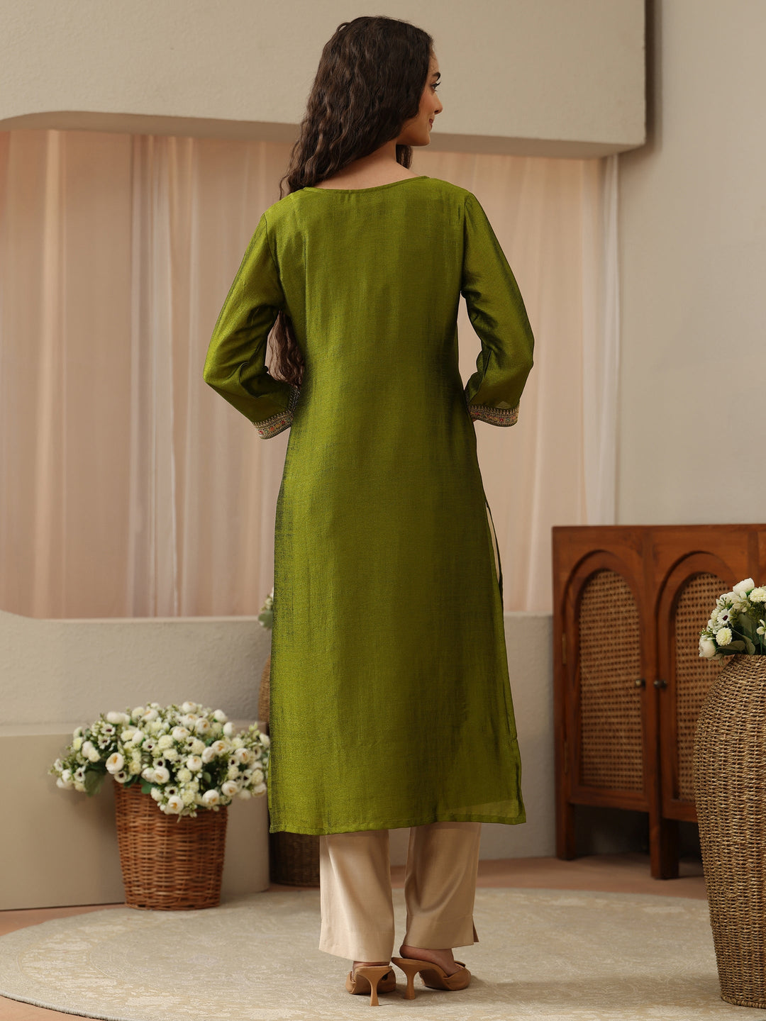 Fern Green Embroidered Silk Blend Straight Kurta