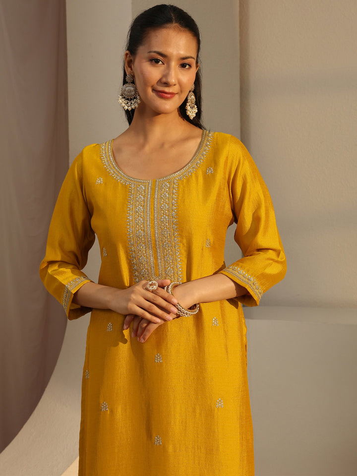 Mustard Ethnic Embroidered Silk Blend Straight Kurta