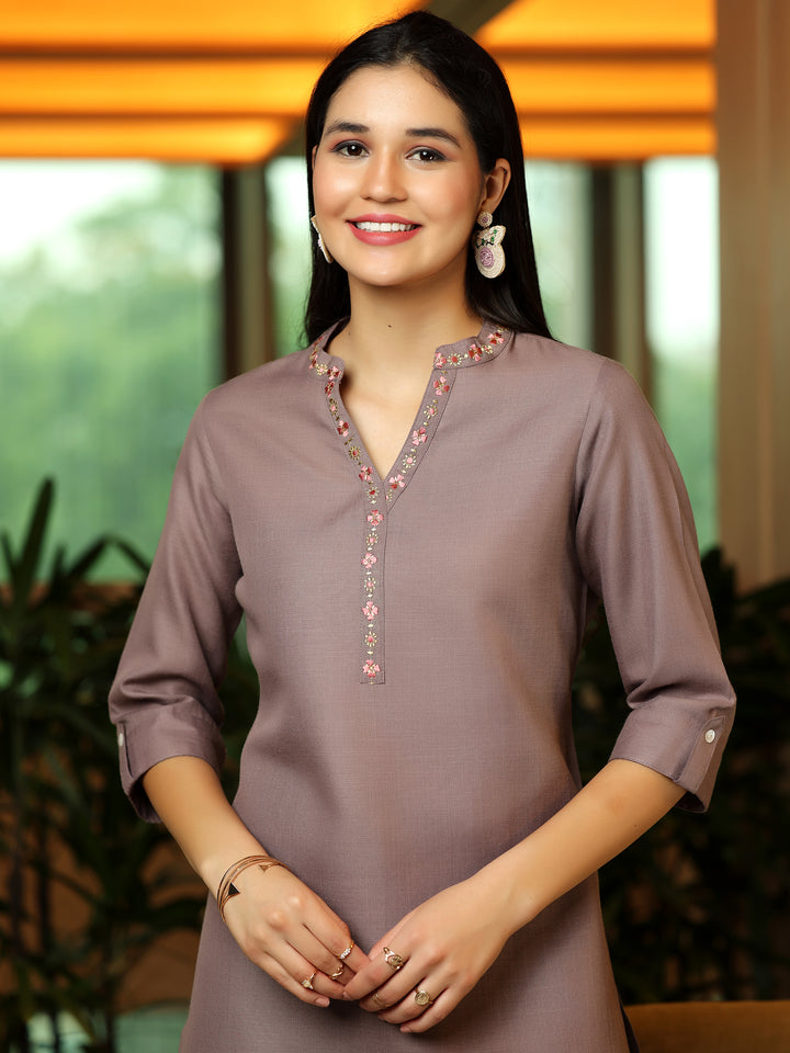 Mauve Solid Cotton Blend Straight Kurti
