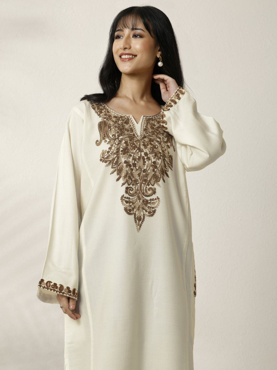 White Embroidered Wool Straight Kurta