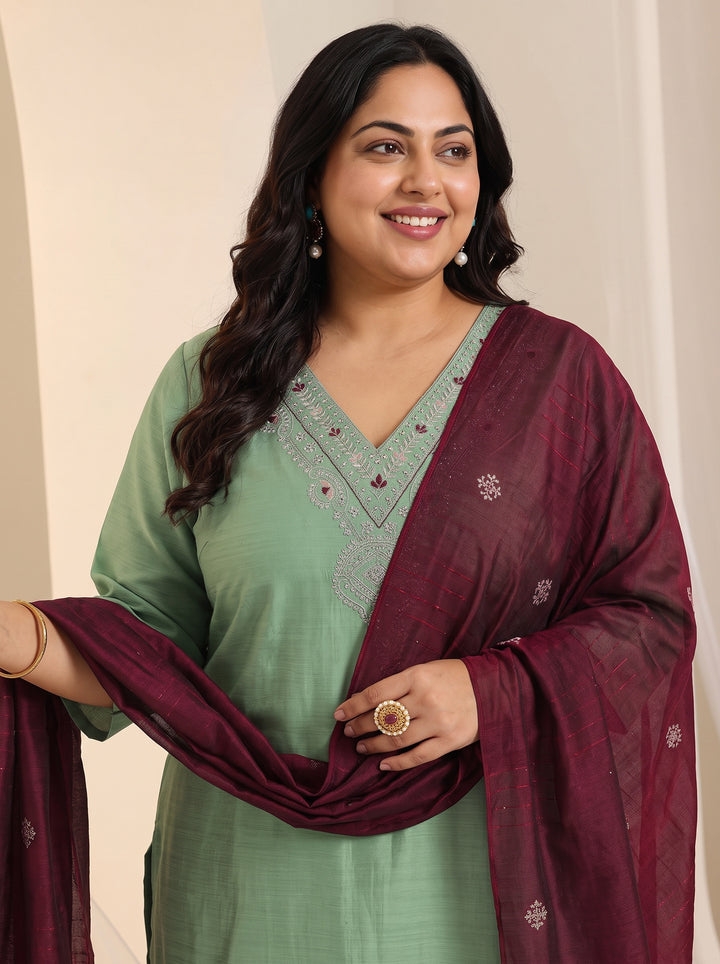 Plus Size Green Embroidered Silk Blend Straight Suit Set