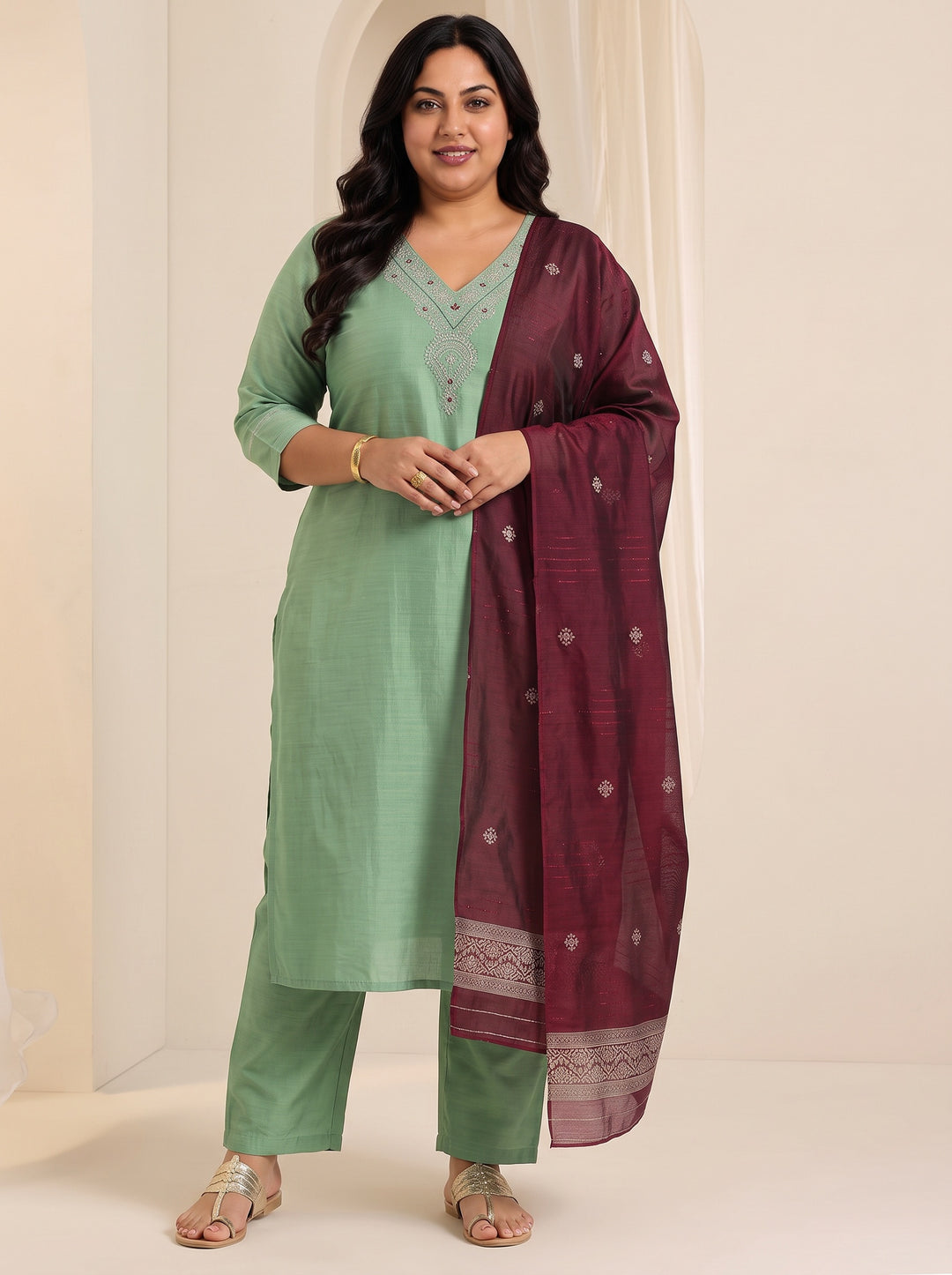 Plus Size Green Embroidered Silk Blend Straight Suit Set