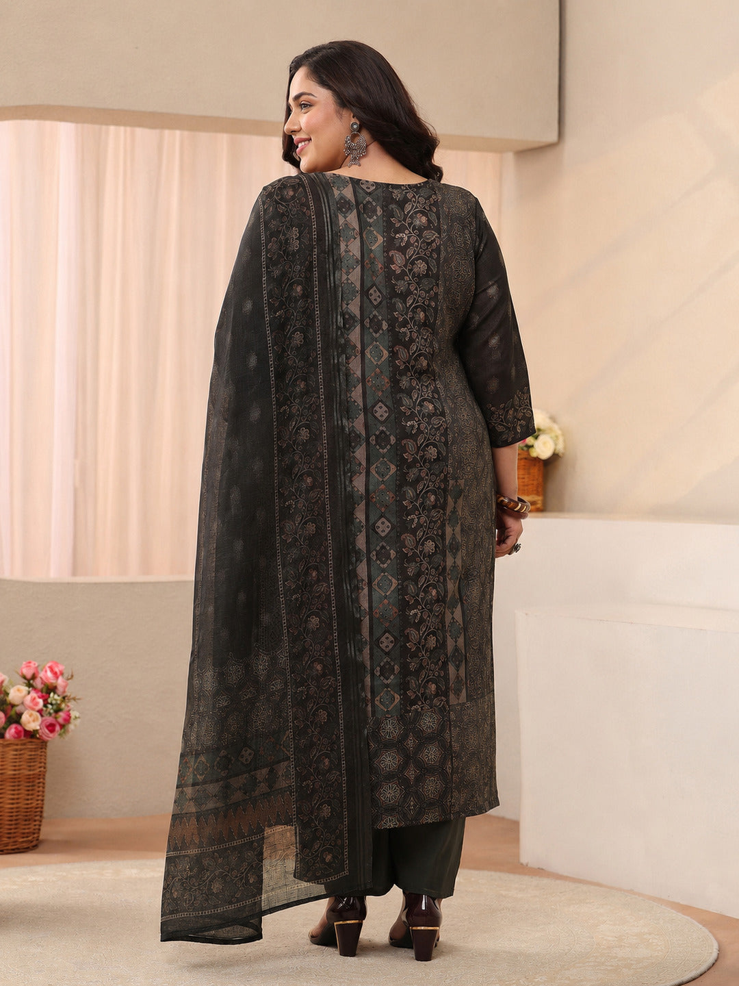 Plus Size Black Ethnic Printed Linen Straight Suit Set