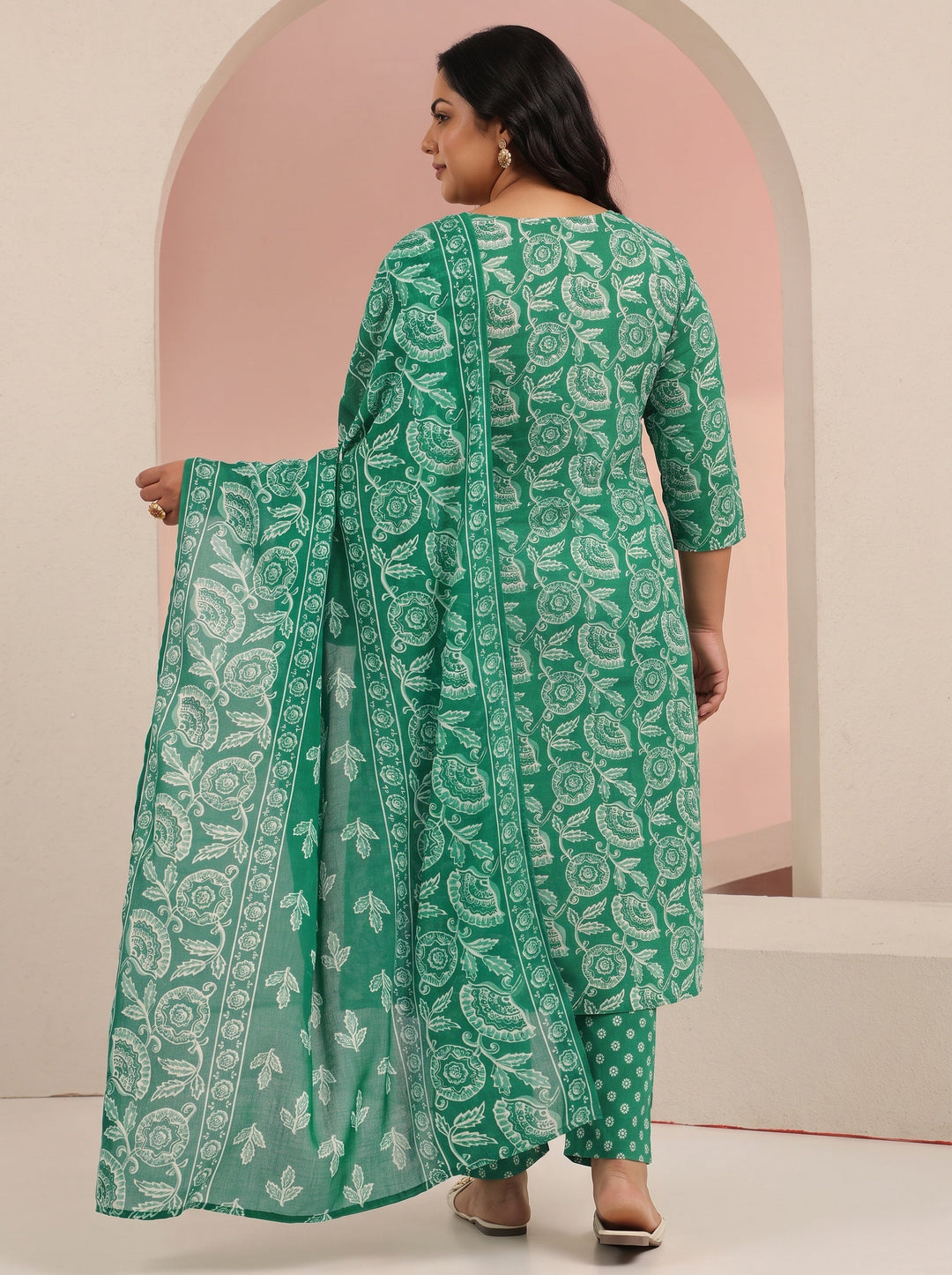 Plus Size Emerald Green Printed Cotton Straight Suit Set
