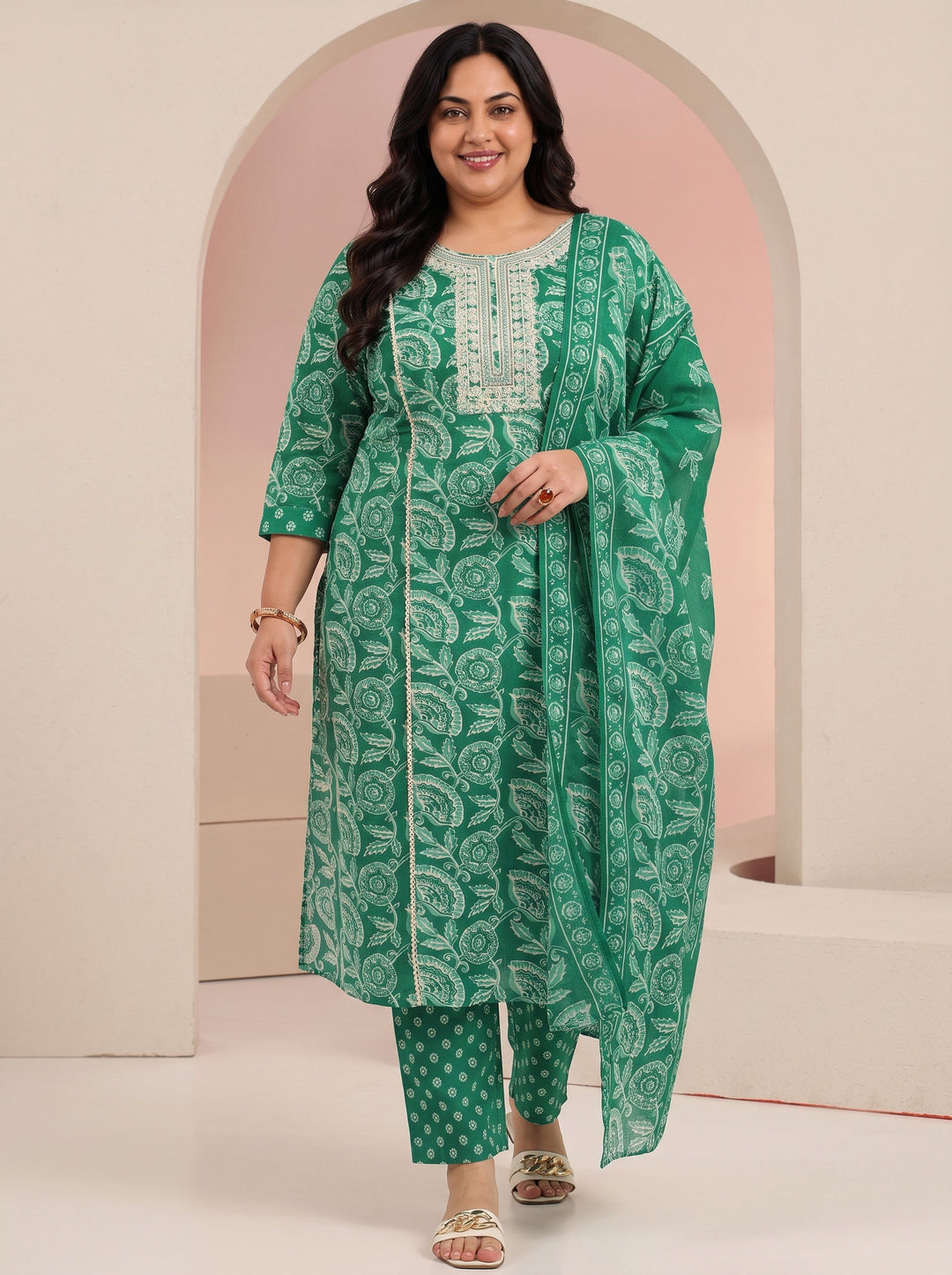 Plus Size Emerald Green Printed Cotton Straight Suit Set