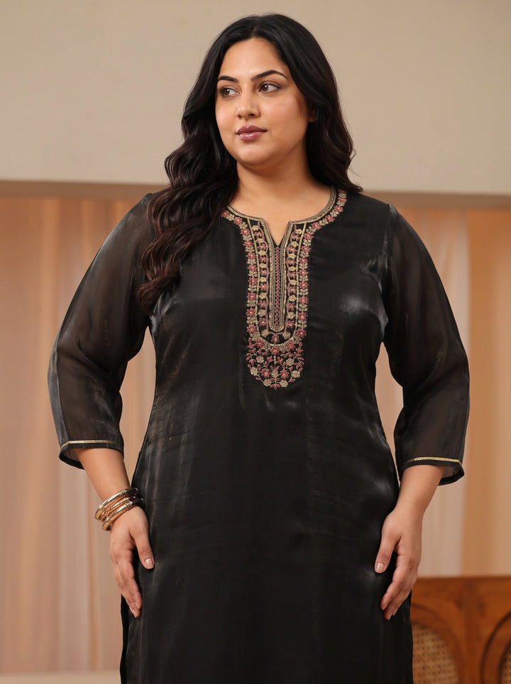 Plus Size Black Floral Yoke Design Tissue Straight Suit Set